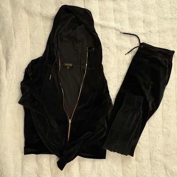 Truth by Republic Black Velour Tracksuit - Picture 1 of 13